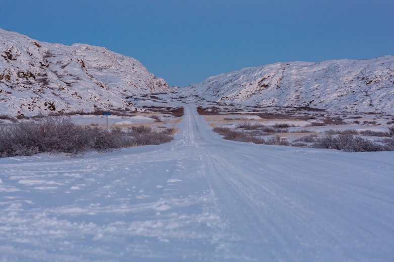 The snowy road leading to Kangerlussuaq
