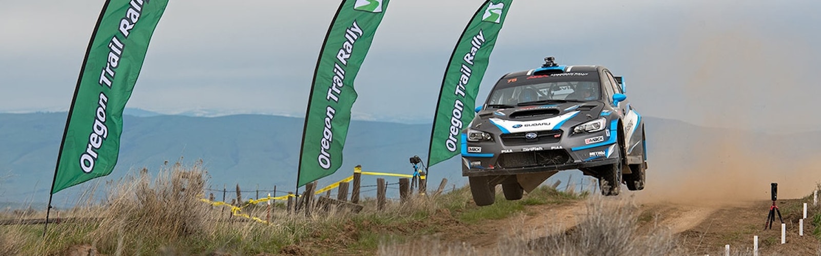 David_Higgins_and_Craig_Drew_get_airborne_at_the_Oregon_Trail_Rally