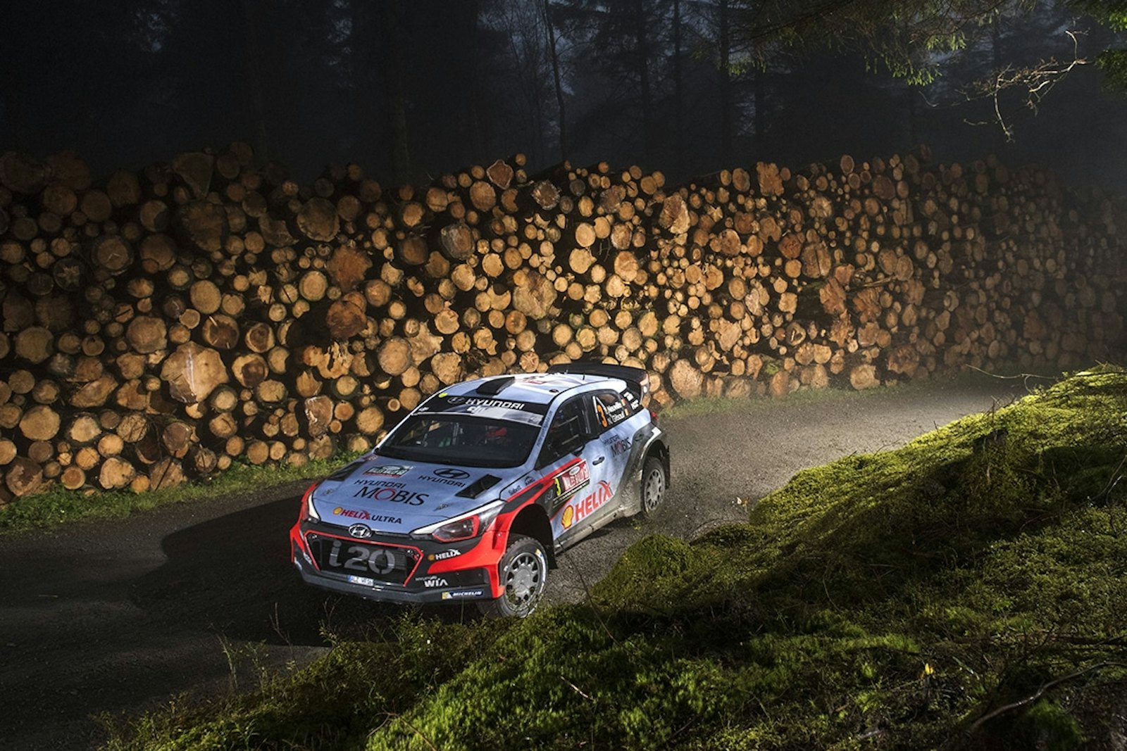 Thierry Neuville (BEL) performs during FIA World Rally Championship in Deeside, Great Britain on 30  October 2016 // Jaanus Ree/Red Bull Content Pool // P-20161029-01059 // Usage for editorial use only // Please go to www.redbullcontentpool.com for further information. //