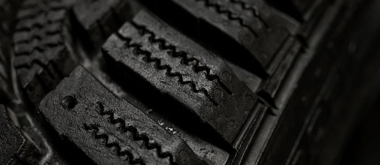 snow tires tread pattern sipes